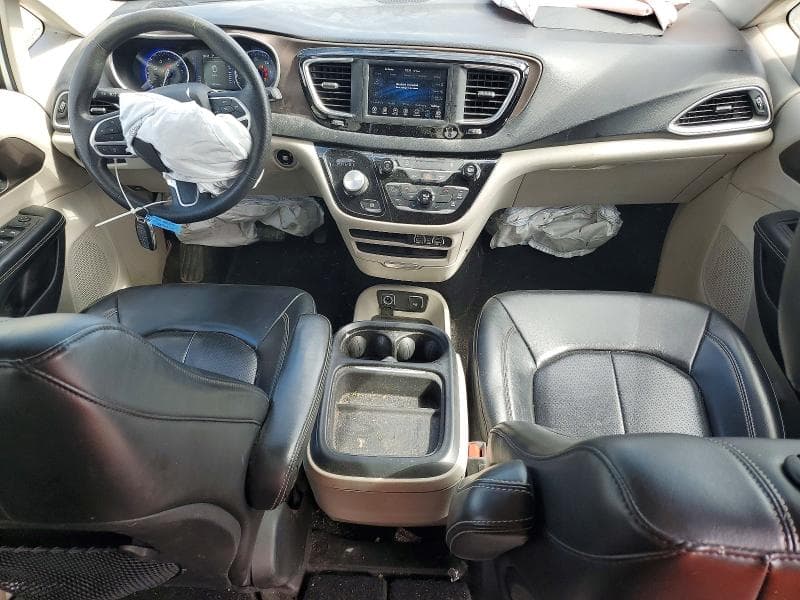 2021 CHRYSLER VOYAGER LXI 8
