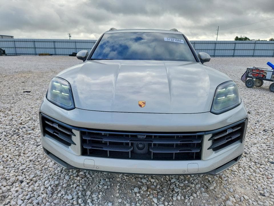 2025 PORSCHE CAYENNE 5