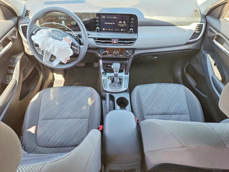 2024 KIA SELTOS LX 8