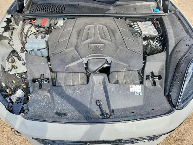 2024 PORSCHE CAYENNE COUPE COUPE 11