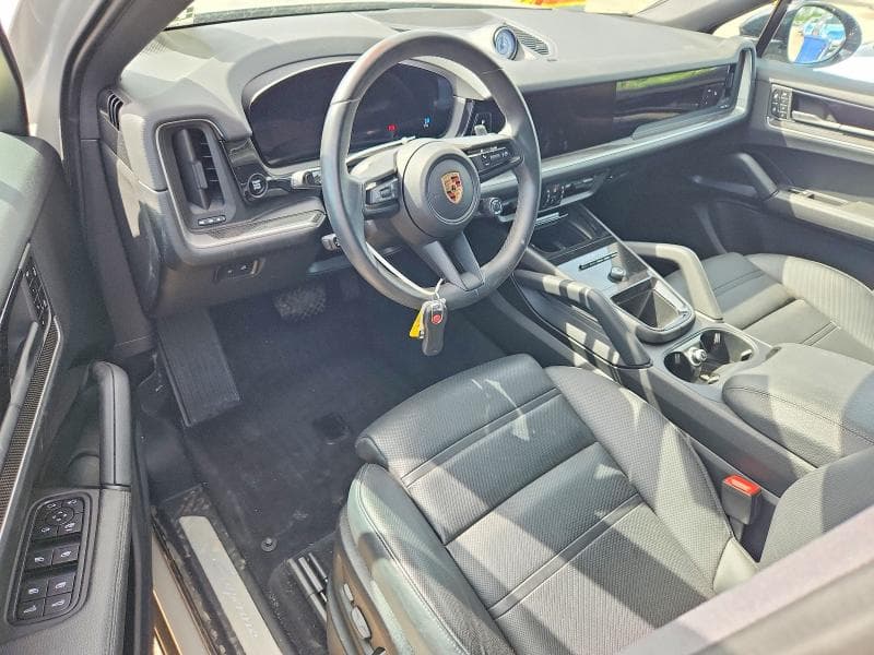2024 PORSCHE CAYENNE COUPE COUPE 8