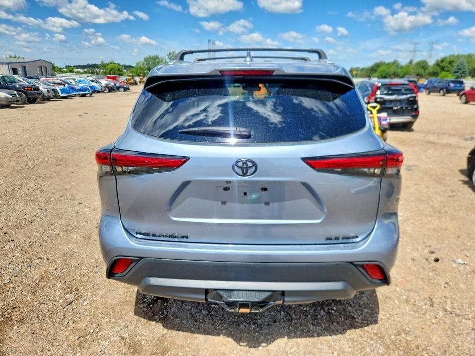 2022 TOYOTA HIGHLANDER XLE XLE 6