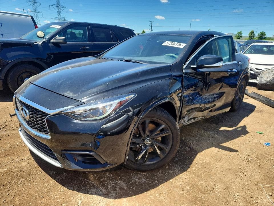 2017 INFINITI QX30 BASE 1