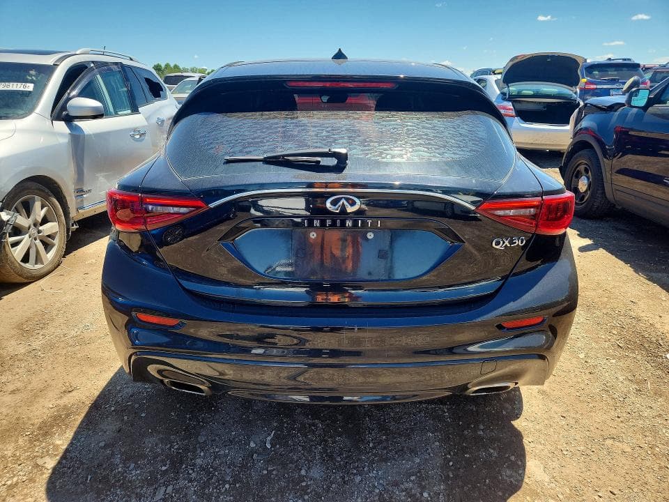 2017 INFINITI QX30 BASE 6
