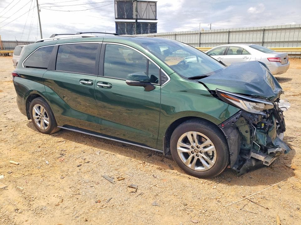 2025 TOYOTA SIENNA LIMITED 7-PASSENGER 4