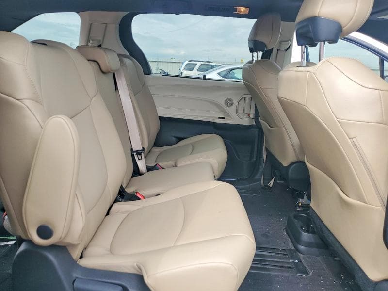 2023 TOYOTA SIENNA XLE XLE 11