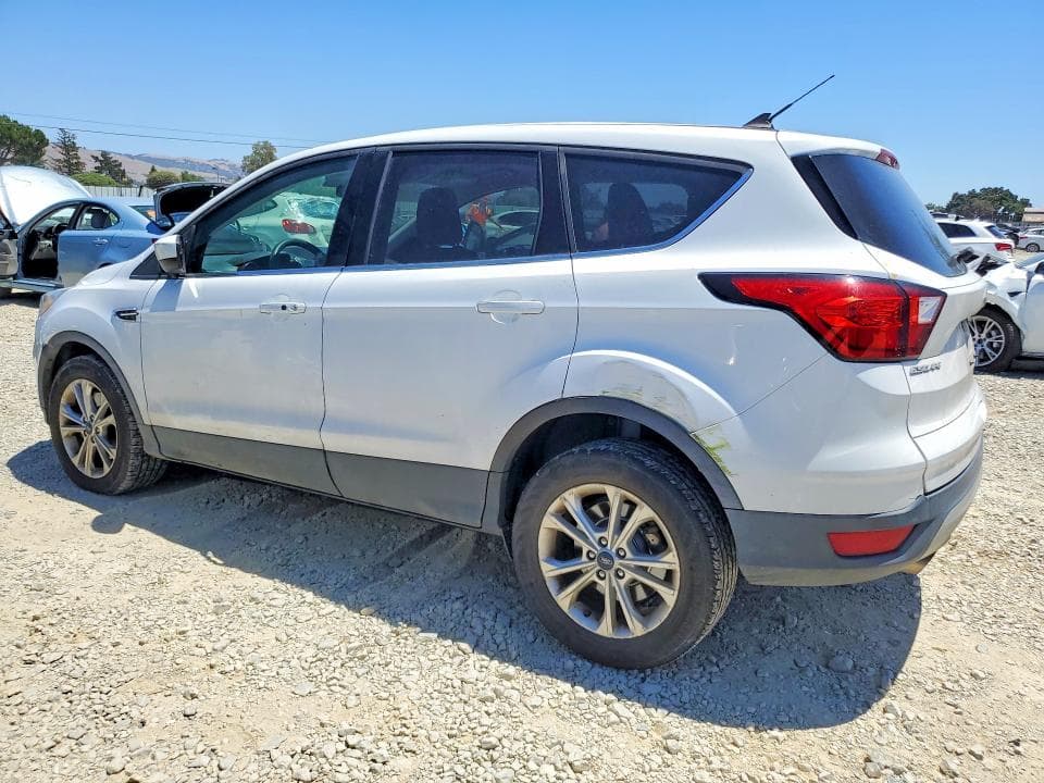 2019 FORD ESCAPE SE SE 2
