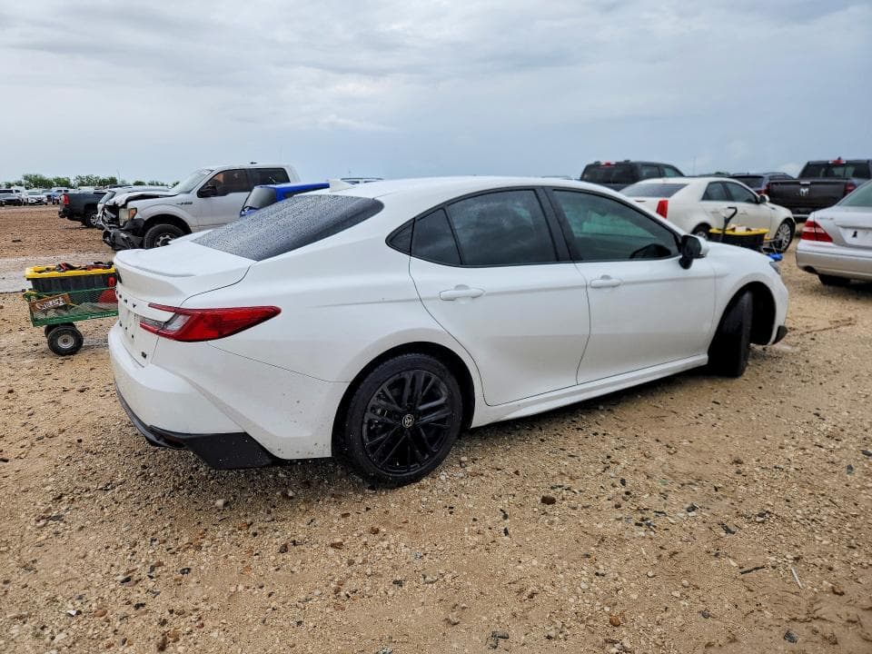 2025 TOYOTA CAMRY SE 3