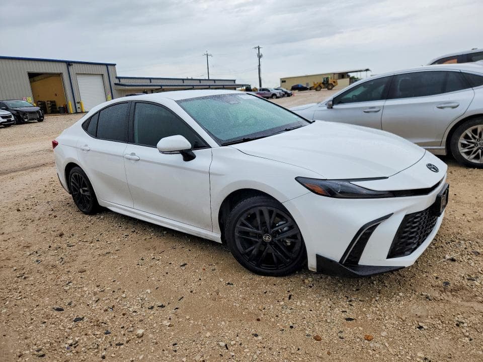 2025 TOYOTA CAMRY SE 4