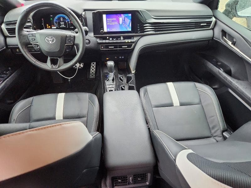 2025 TOYOTA CAMRY SE 8