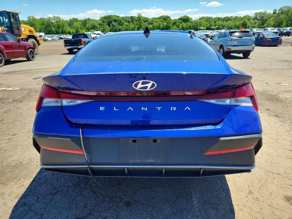 2025 HYUNDAI ELANTRA SE 6