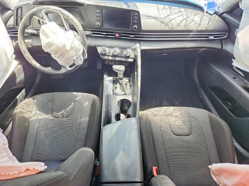 2025 HYUNDAI ELANTRA SE 8