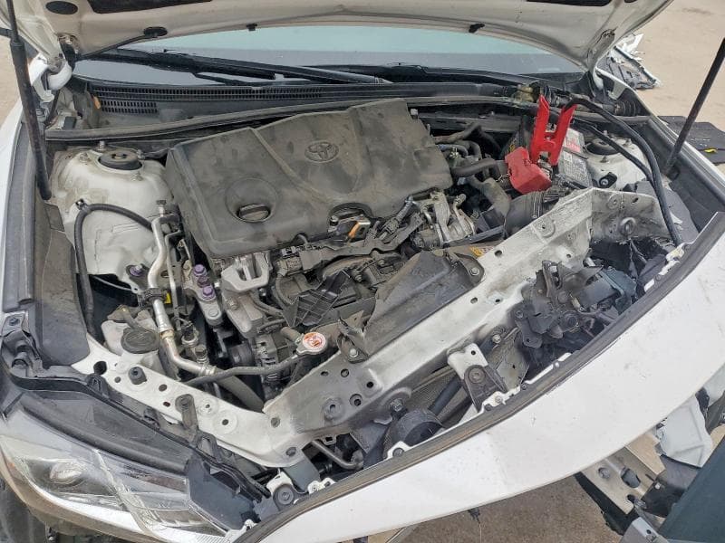 2018 TOYOTA CAMRY SE 11