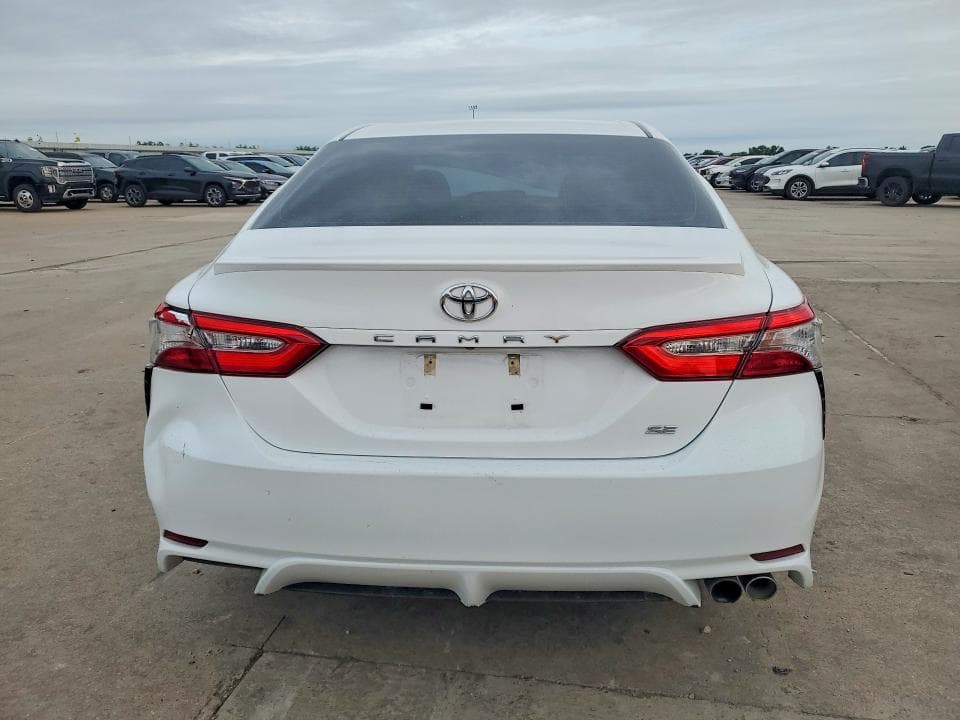 2018 TOYOTA CAMRY SE 6