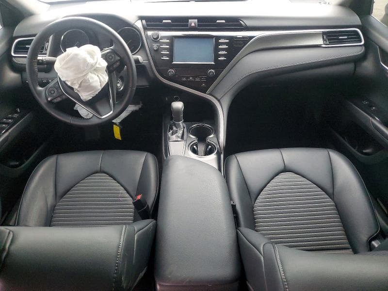 2018 TOYOTA CAMRY SE 8