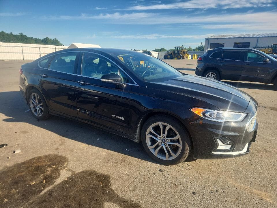 2019 FORD FUSION TITANIUM 4
