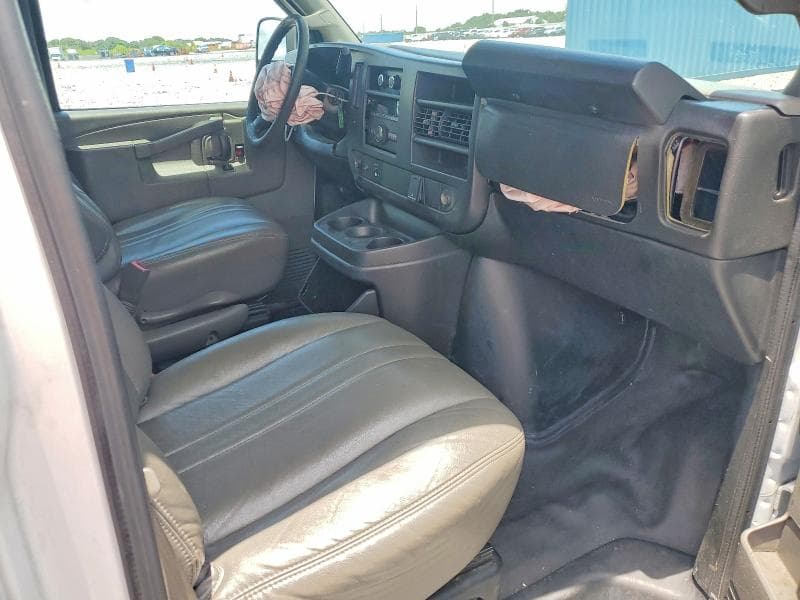 2017 CHEVROLET EXPRESS G2500 8