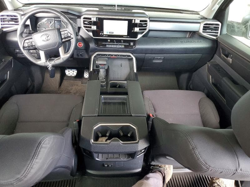 2024 TOYOTA TUNDRA SR5 SR5 8