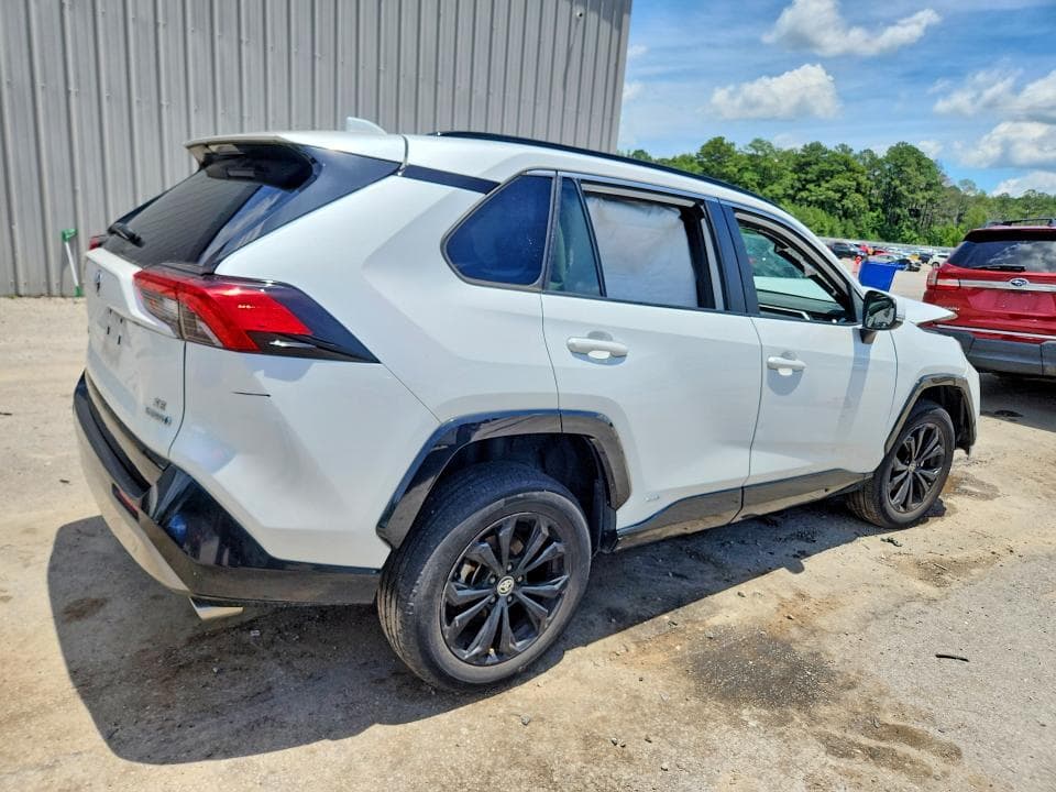 2024 TOYOTA RAV4 SE SE 3