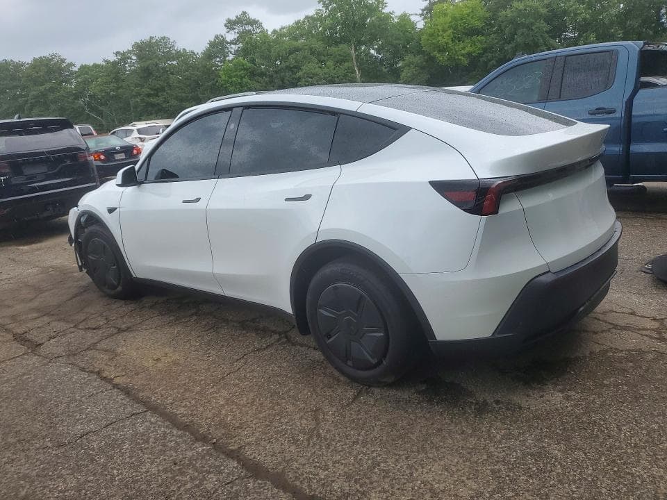 2026 TESLA MODEL Y 2