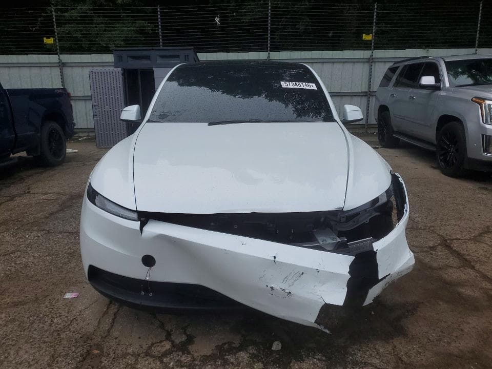 2026 TESLA MODEL Y 5