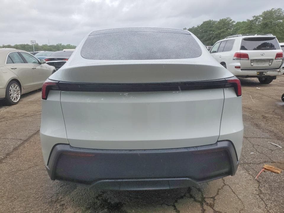 2026 TESLA MODEL Y 6