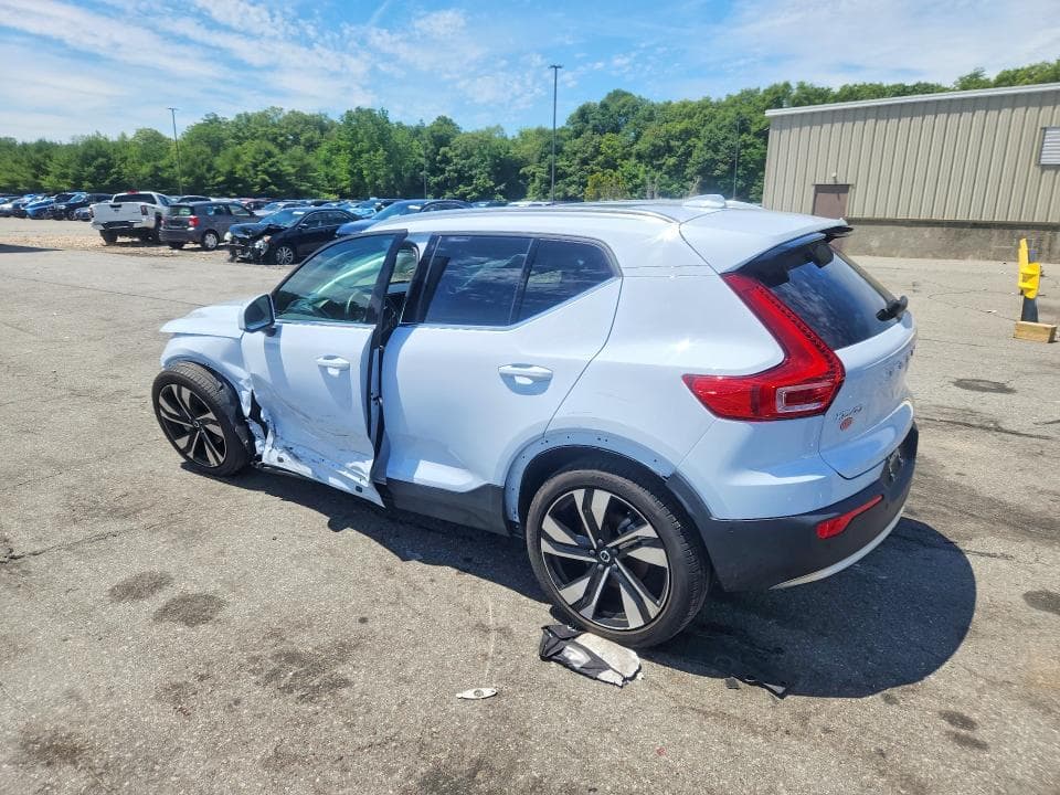 2024 VOLVO XC40 ULTIMATE 2