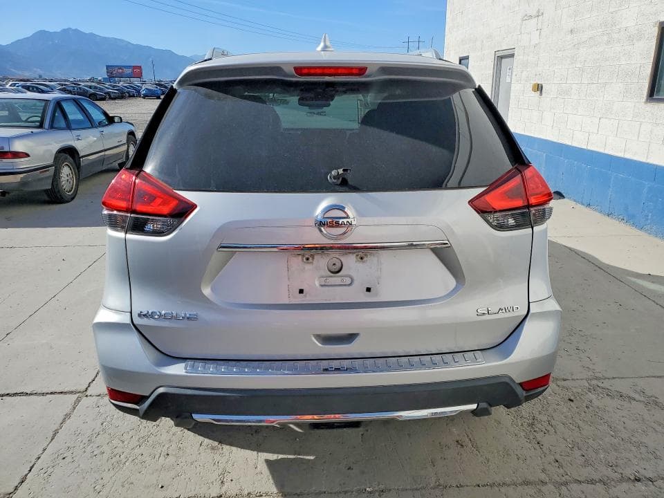 2017 NISSAN ROGUE SL 6