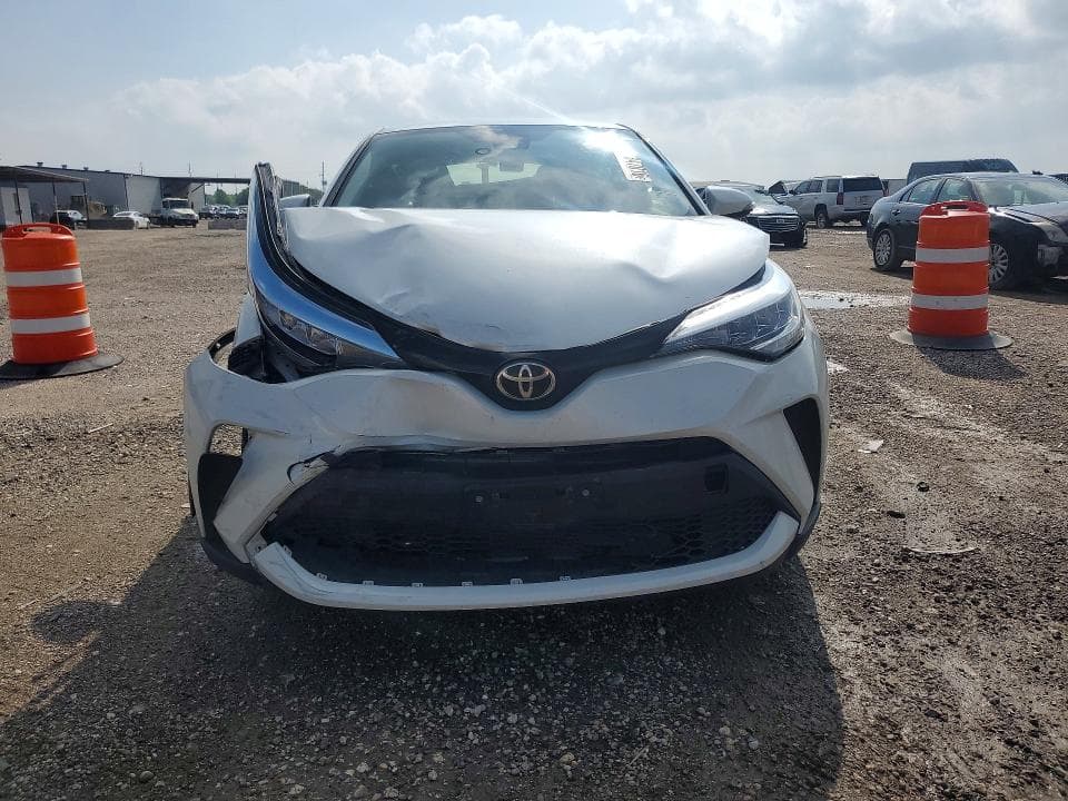 2021 TOYOTA C-HR LE LE 5