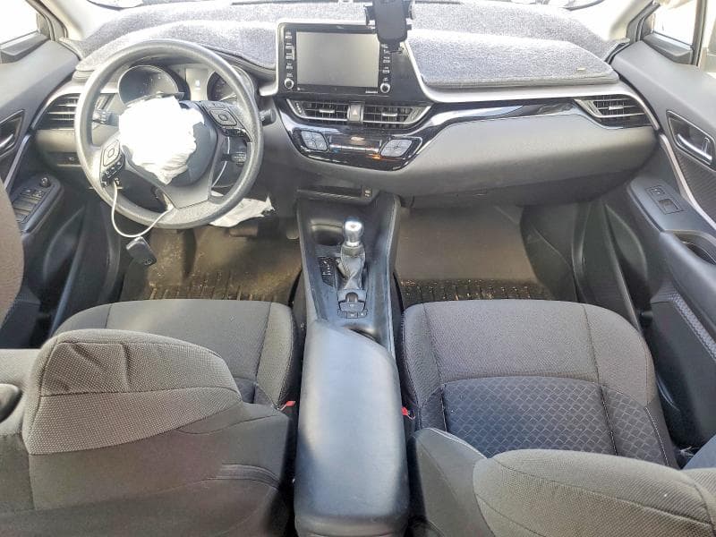 2021 TOYOTA C-HR LE LE 8