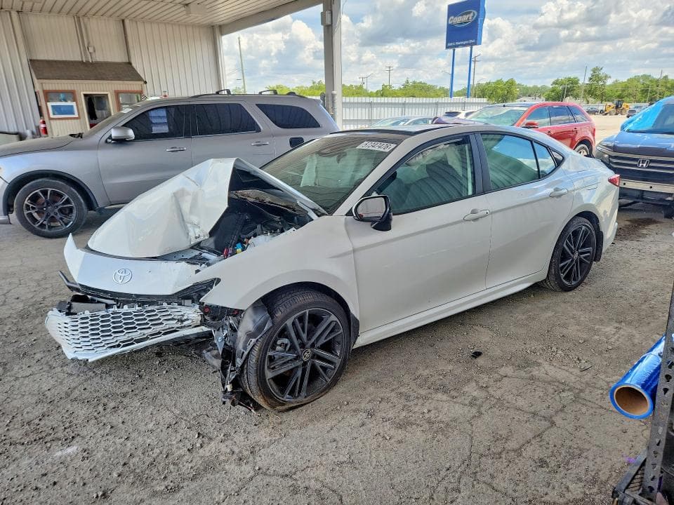 2026 TOYOTA CAMRY XSE
