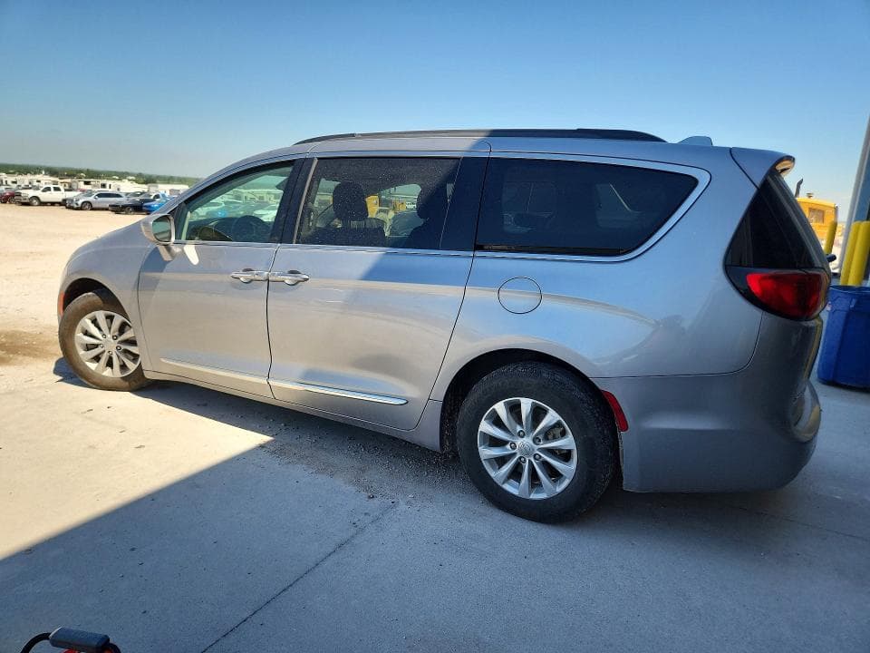 2017 CHRYSLER PACIFICA TOURING L 2
