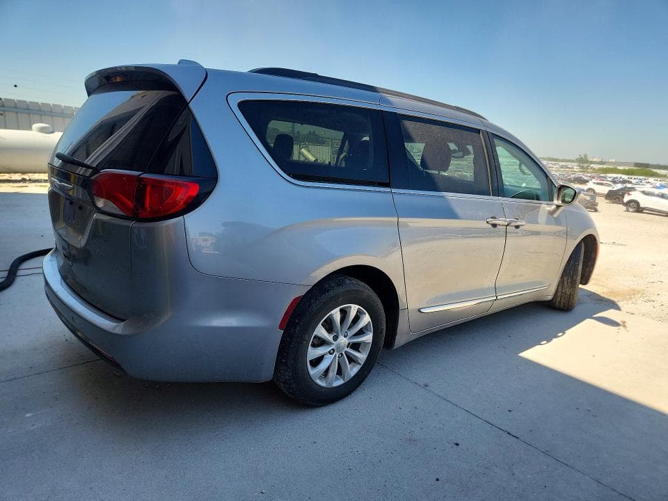 2017 CHRYSLER PACIFICA TOURING L 3