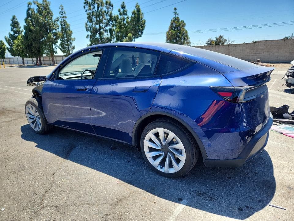 2026 TESLA MODEL Y 2