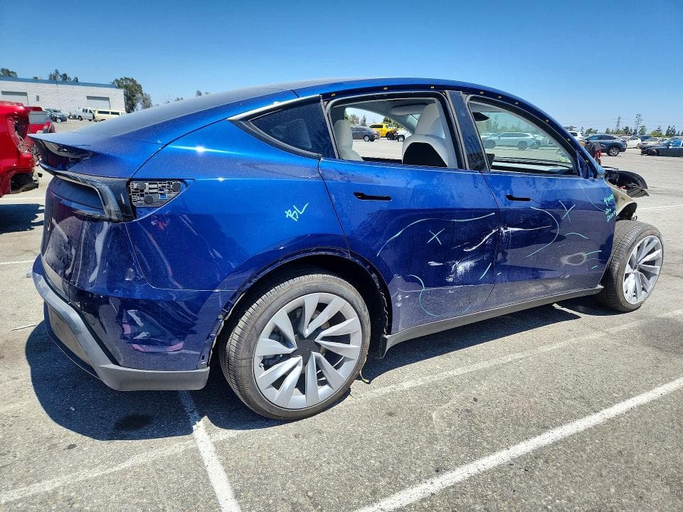 2026 TESLA MODEL Y 3