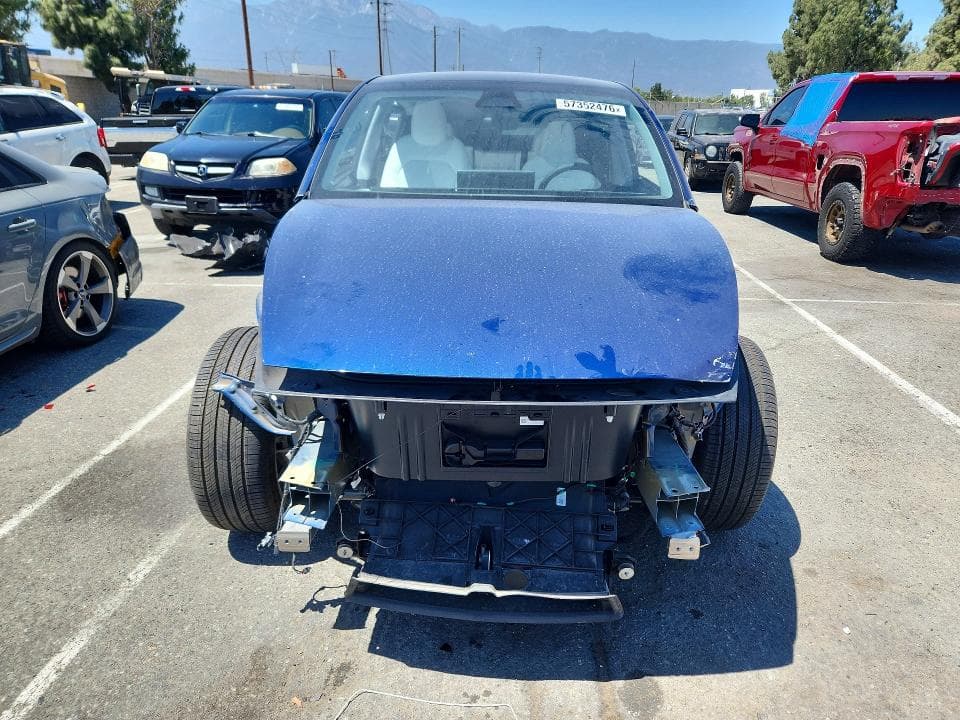 2026 TESLA MODEL Y 5