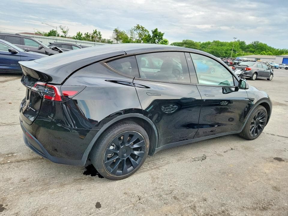 2023 TESLA MODEL Y 3