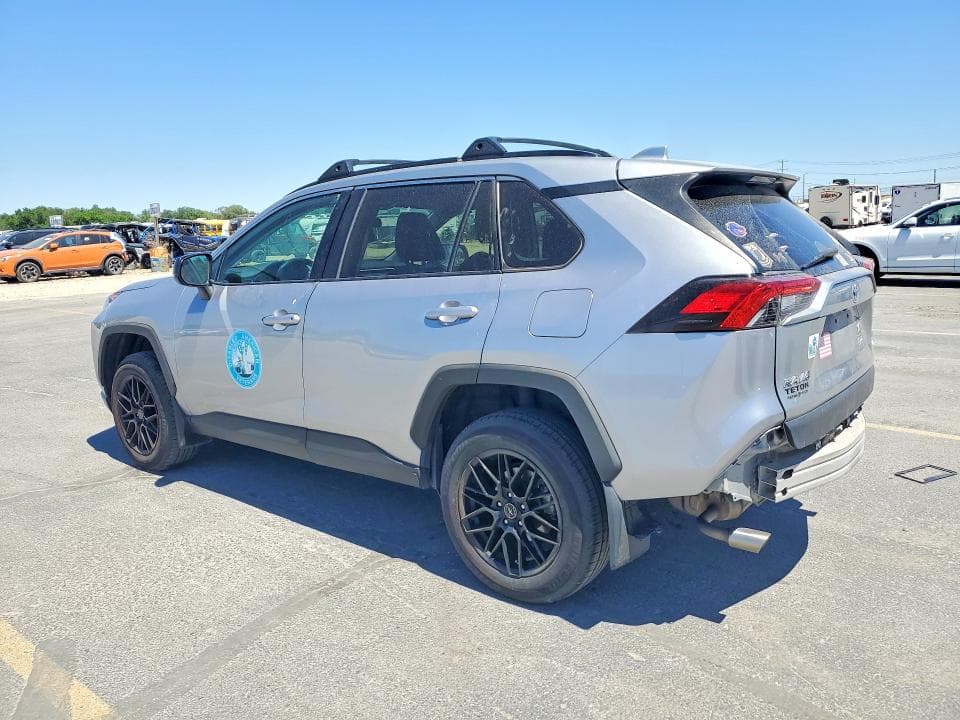 2020 TOYOTA RAV4 LE 2