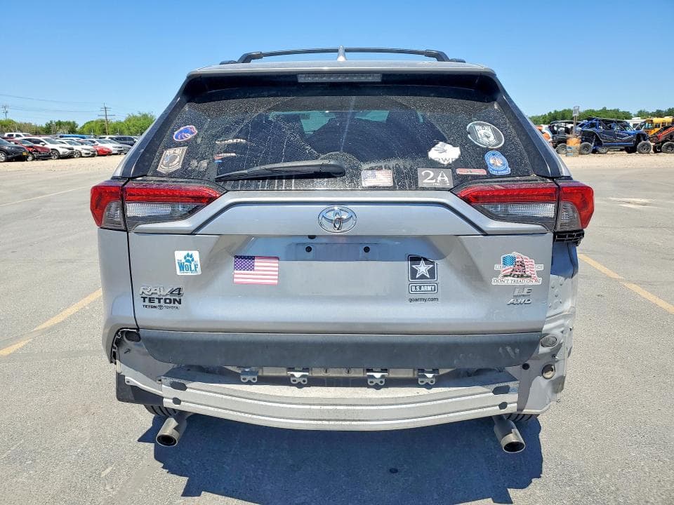 2020 TOYOTA RAV4 LE 6