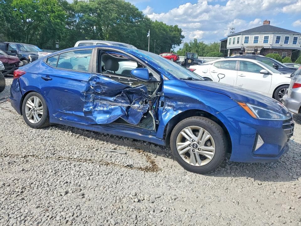 2020 HYUNDAI ELANTRA SEL 4