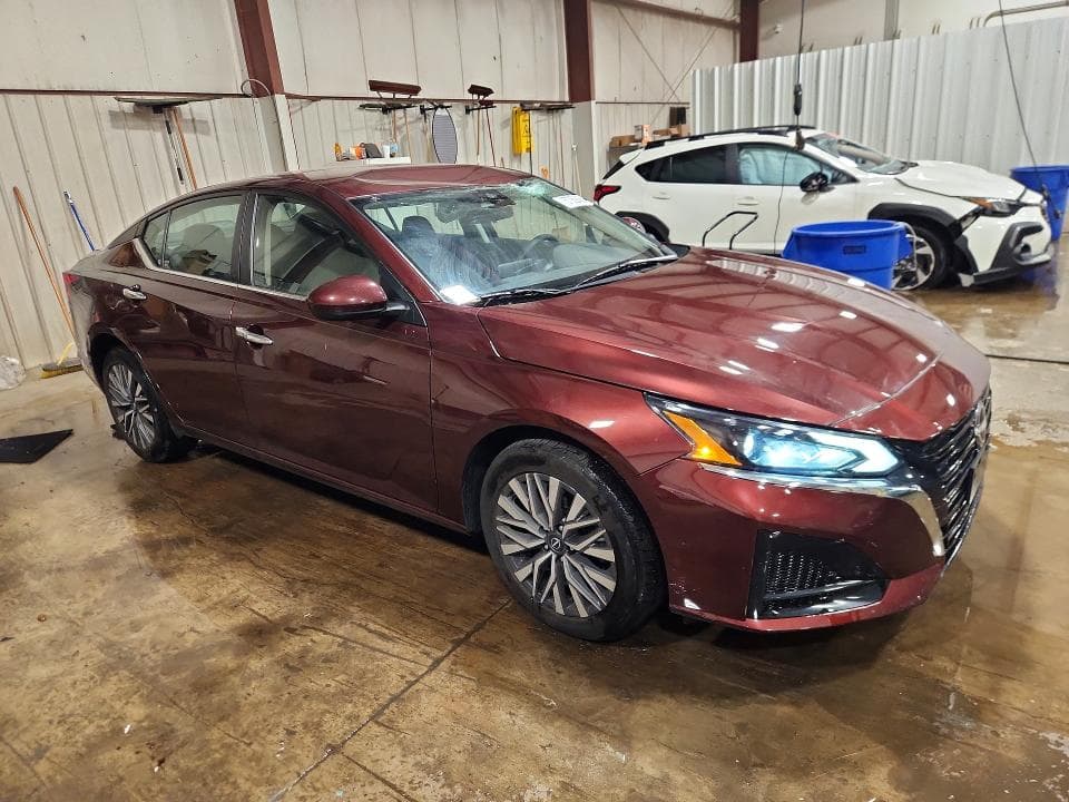 2023 NISSAN ALTIMA SV 4