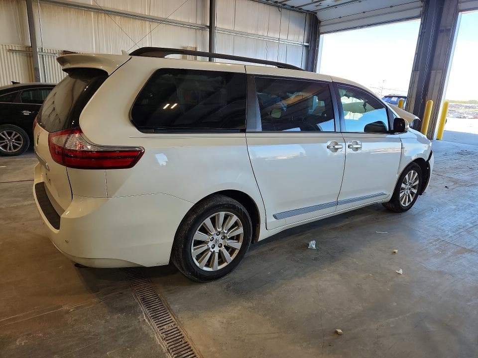 2017 TOYOTA SIENNA LIMITED PREMIUM 7-PASSENGER 3
