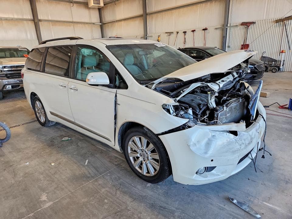 2017 TOYOTA SIENNA LIMITED PREMIUM 7-PASSENGER 4