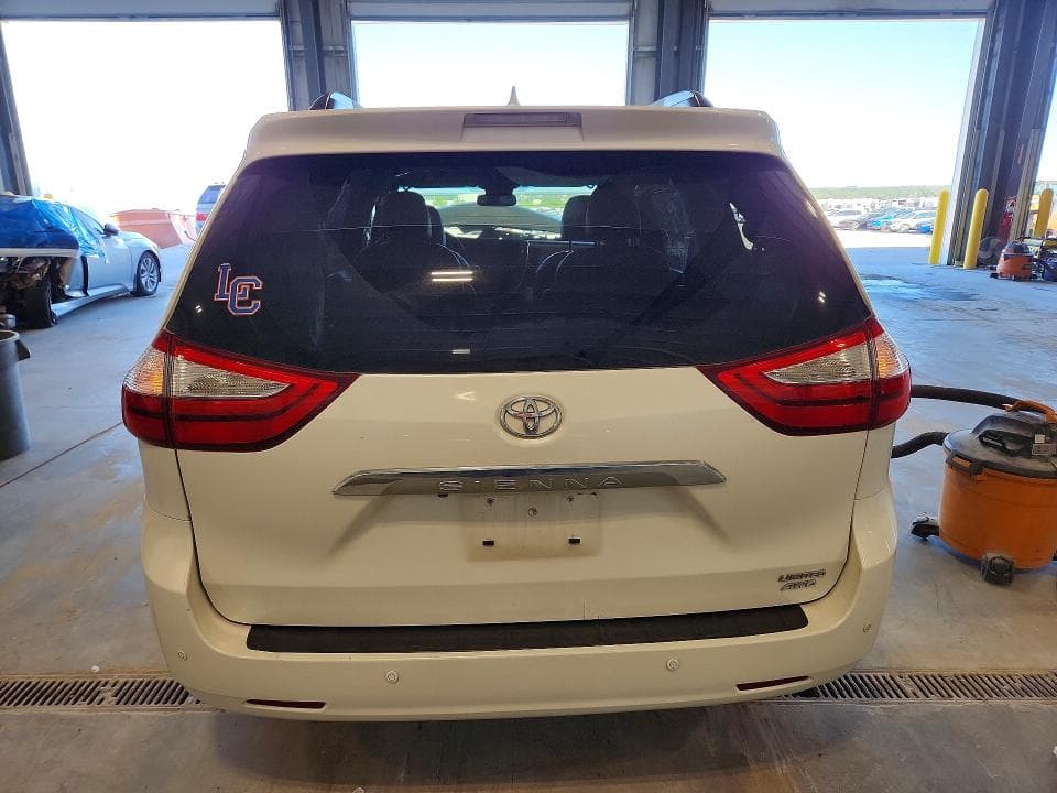 2017 TOYOTA SIENNA LIMITED PREMIUM 7-PASSENGER 6
