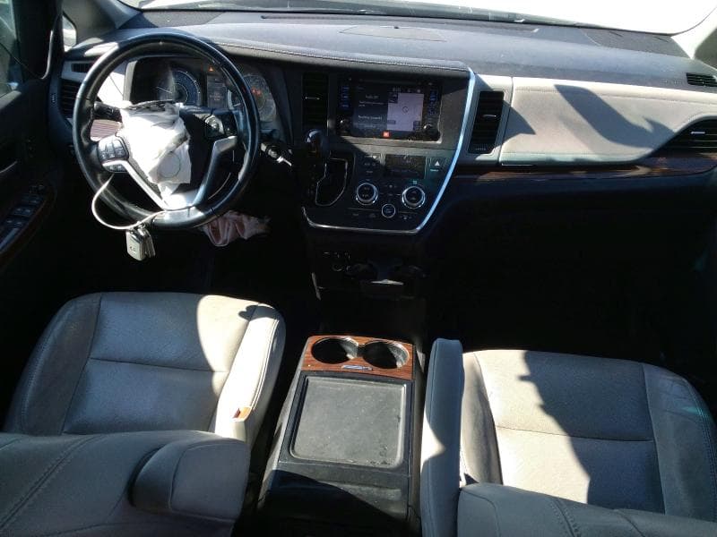 2017 TOYOTA SIENNA LIMITED PREMIUM 7-PASSENGER 8