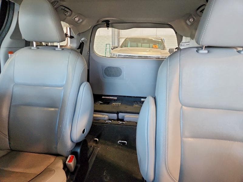 2017 TOYOTA SIENNA LIMITED PREMIUM 7-PASSENGER 10