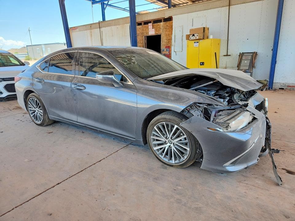 2025 LEXUS ES 300H BASE 5