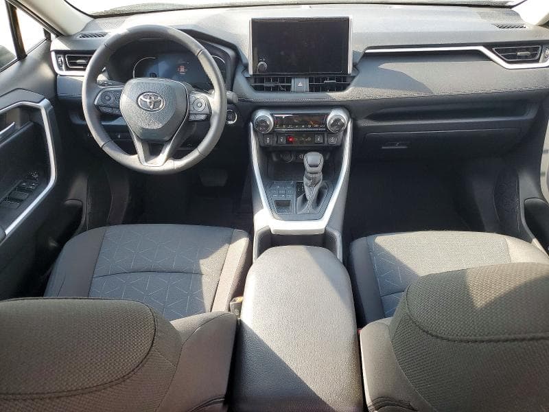 2025 TOYOTA RAV4 XLE XLE 8