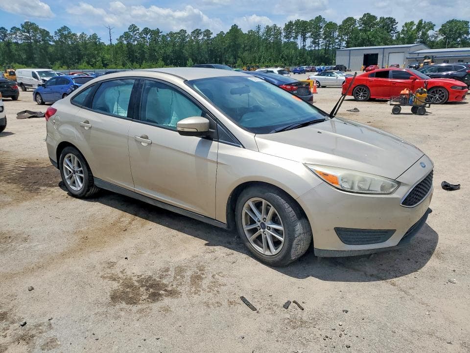 2017 FORD FOCUS SE 4