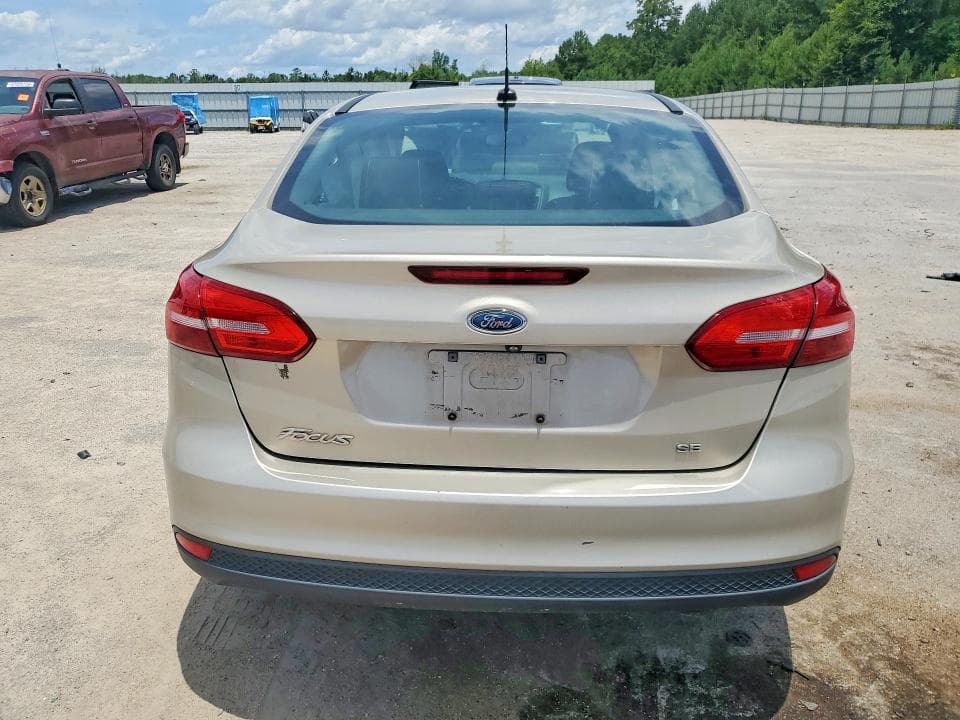 2017 FORD FOCUS SE 6